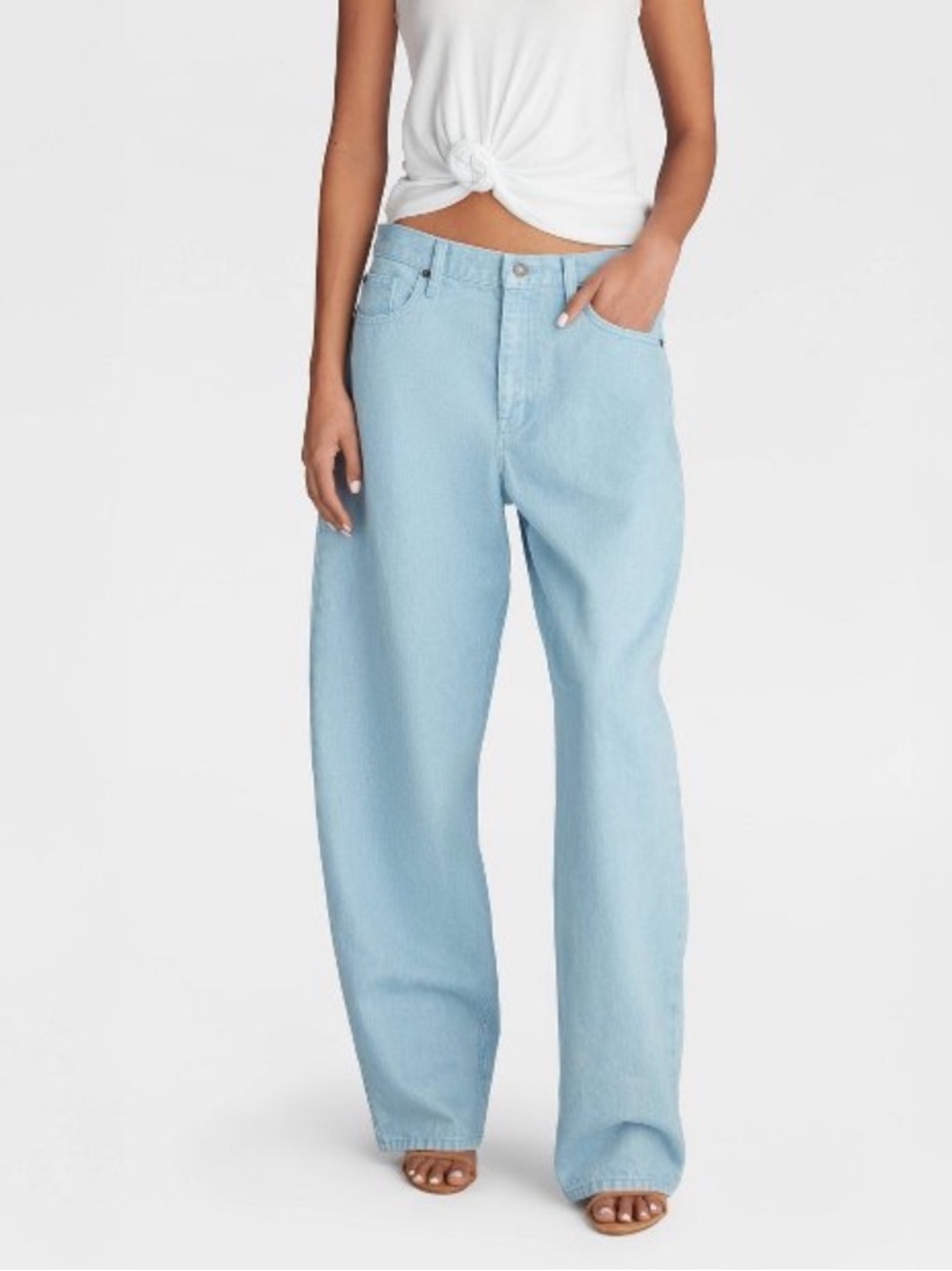 KBB NWT Women's Mid-Rise
Barrel Leg 'The Kahlana Jean' - Light Blue Denim
2